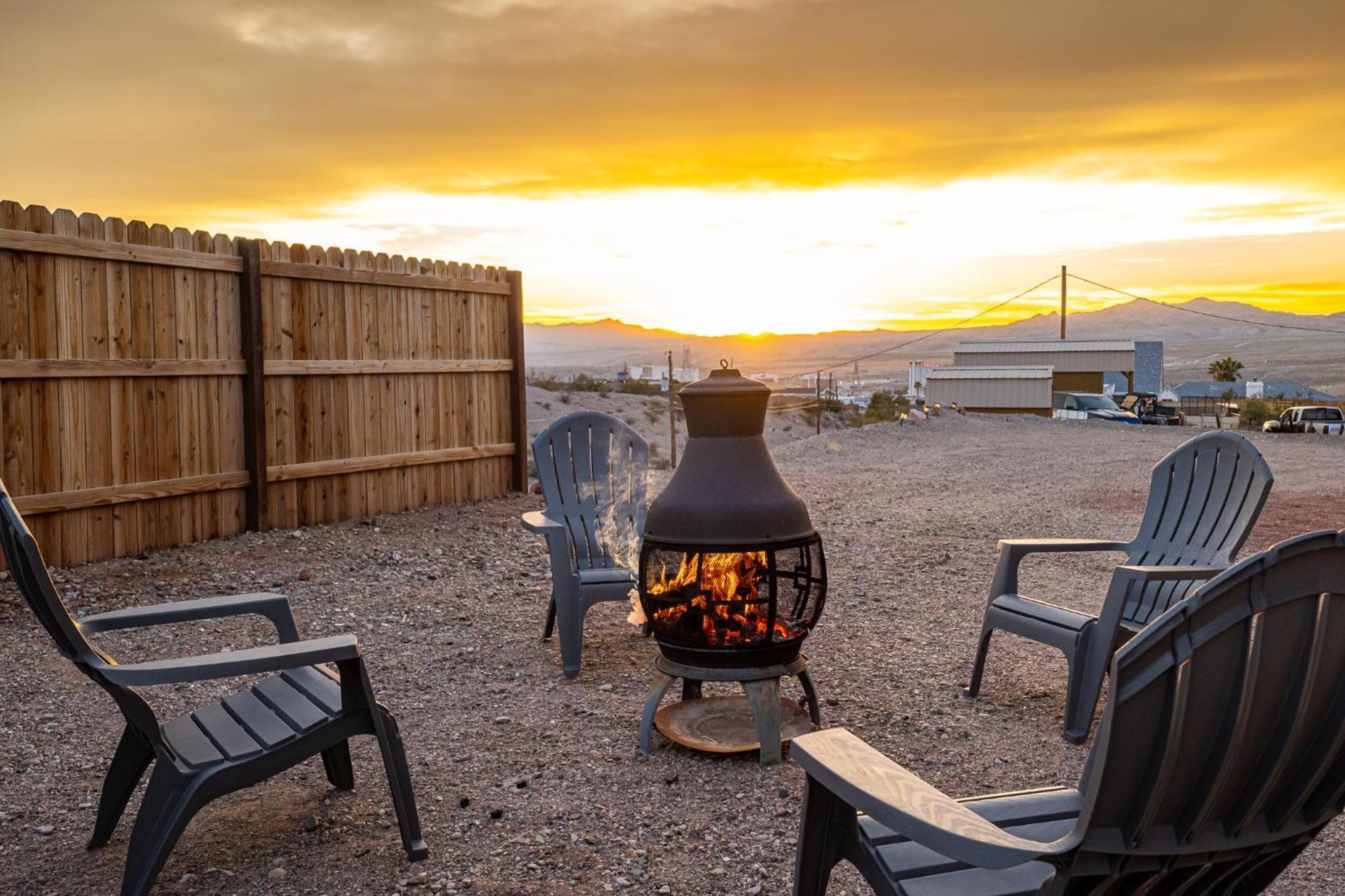 Magnificent & Tranquil Home, Mountain Views , 8 Mins To Casinos & River, Fire Pit, Bbq Bullhead City Exteriér fotografie